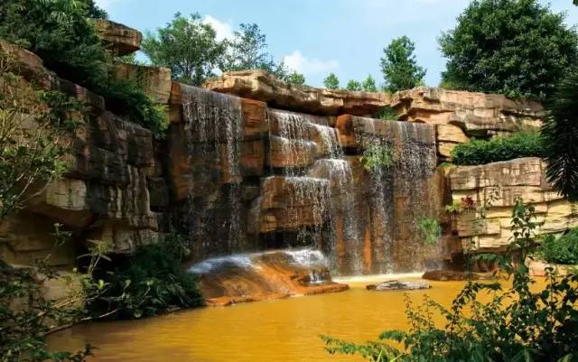 假山瀑布制作、水帘喷泉、假山瀑布、园林假山工程、树脂假山、喷水假山、大型仿真树、假山假树制作、假树厂家、人工假树、假山雕塑、假山假树