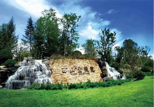 假山公司、假山鱼池、千层石假山、石头假山、水泥假山制作、假山厂家、流水假山、欧式假山、石刻、石刻艺术、石头刻字、刻字石头、广场喷泉