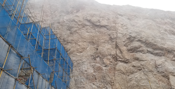 生态矿山修复-假山瀑布